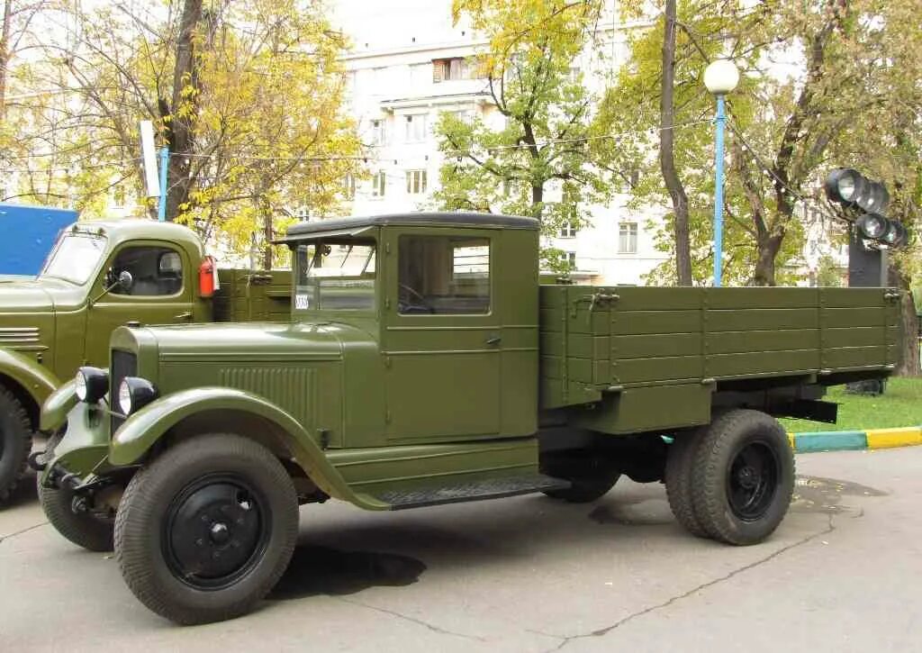 Зис грузовик. Автомобиль ЗИС 5. ЗИС-5 грузовой. ЗИС 5 бортовой. ЗИС 5 И ГАЗ.