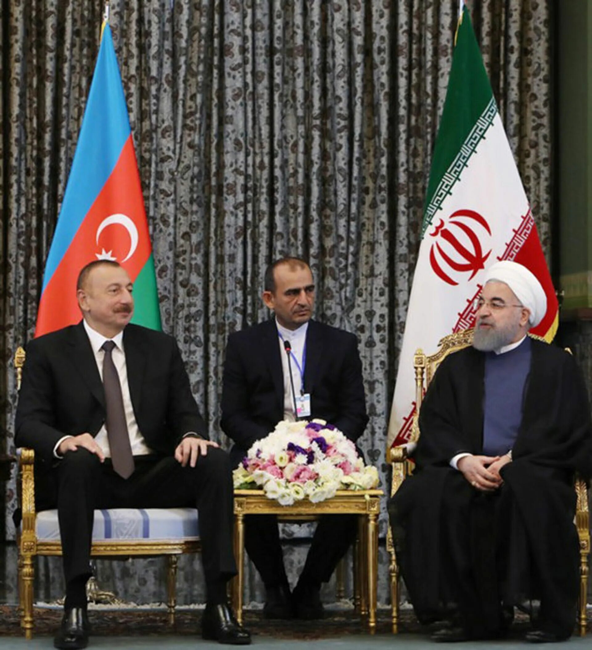 Братья азербайджана. Алиев абдолляхиян Азербайджан Иран. Иран и Азербайджан конфликт.