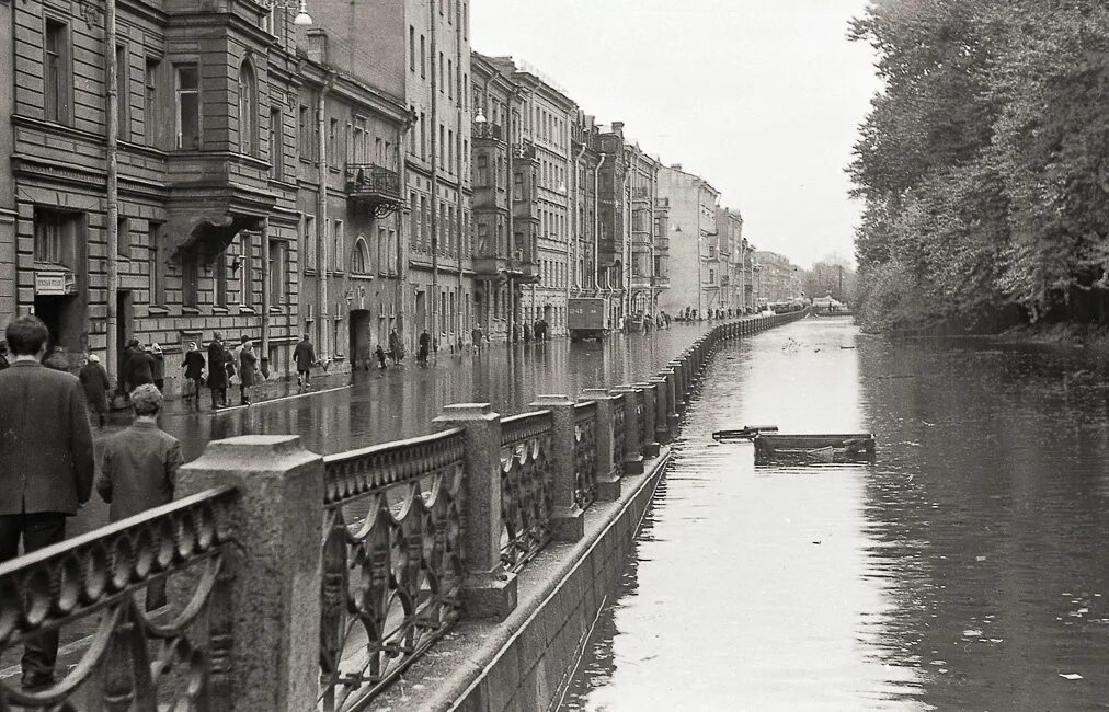 Причины наводнения в санкт петербурге. Наводнение презентация. Причины наводнения в санкт петербурге. Причины наводнения в санкт петербурге. Наводнения спб таблица.