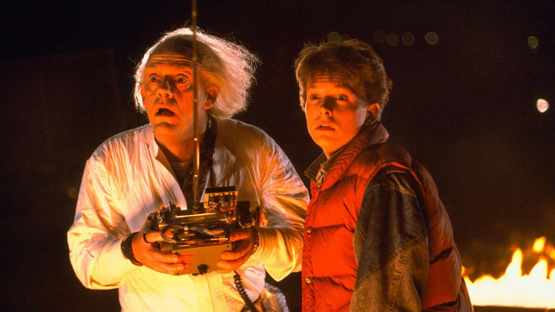Машина времени 2024. Назад в будущее 1985. Назад в будущее back to the Future 1985. Марти Макфлай и док Браун назад в будущее-1 1985.