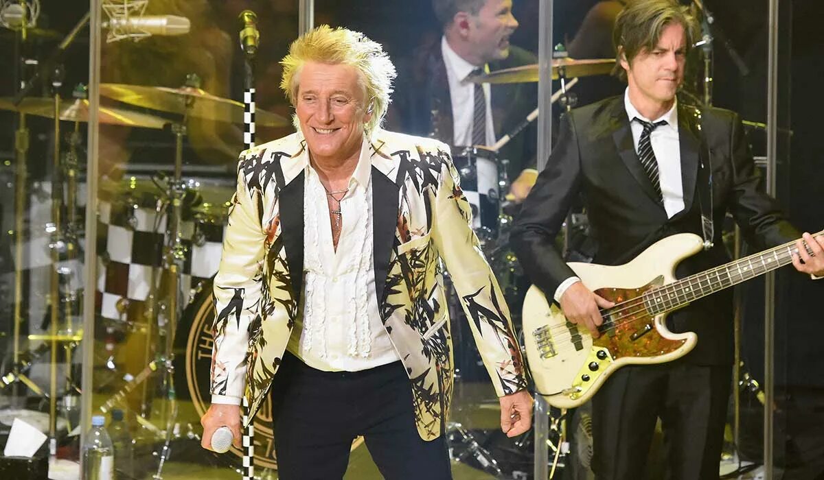 Roderick david "rod" stewart. Stewart музыка. Rod stewart another country 2015. Al stewart – year of the cat. Al stewart modern times.
