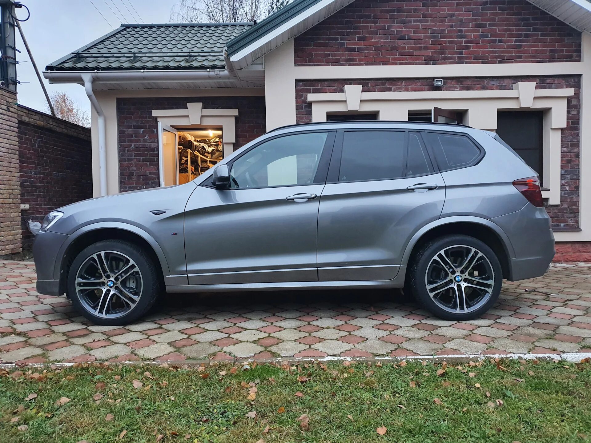 Шины на бмв х3. BMW x3 стиль 310. 310 Стиль BMW x5. 310 Стиль BMW f25. Диски 310 стиль БМВ.