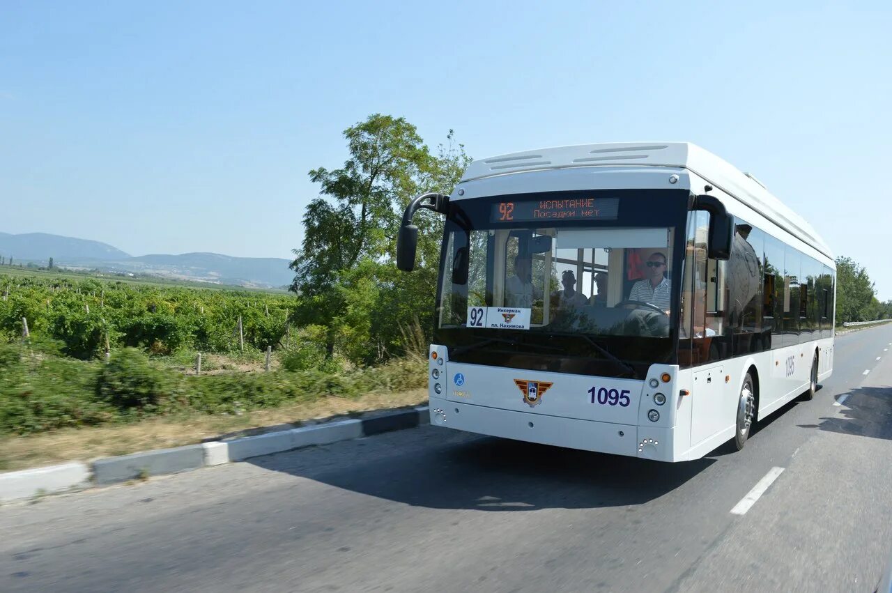 Автобус 92 севастополь инкерман. Троллейбус 92 Севастополь. Автобуса 92 Инкерман Севастополь. Троллейбус Севастополь Балаклава. Новые автобусы Севастополя.