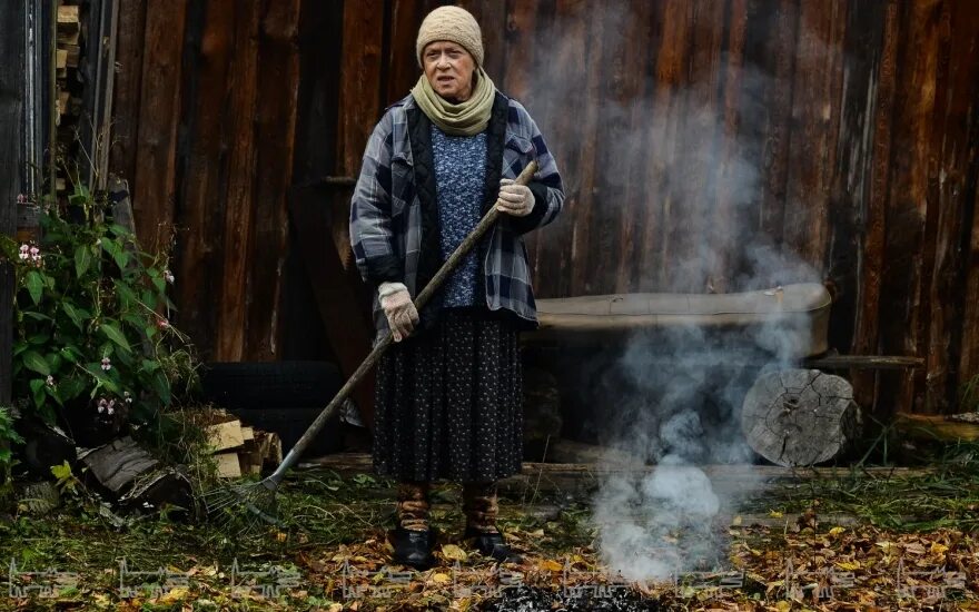 Карп отмороженный чем закончился. Алиса фрейндлих карп отмороженный. неелова карп отмороженный.