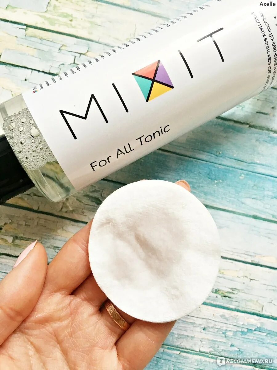 Mixit wow moisture. Михит косметика для лица. mixit ребрендинг. mixit подводка. контур стик mixit.
