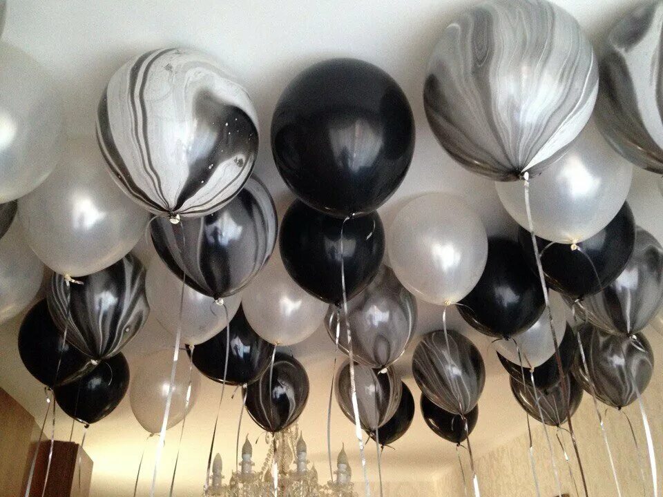 фиолетовые шары композиции. воздушные шары желто-черные. фиолетовые шары. шары золото с черным. черно серые шары.