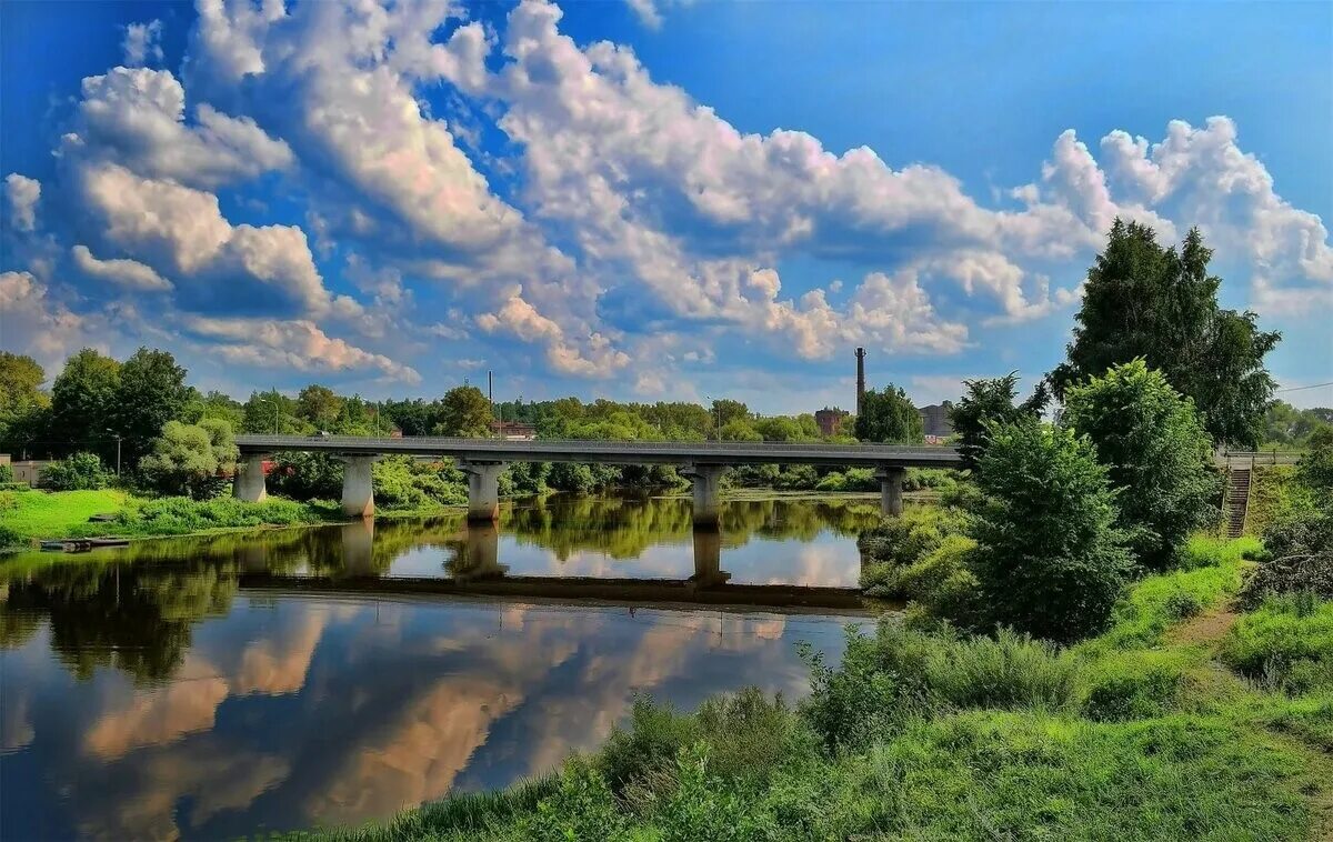 река вазуза смоленская область. стрелка волги и которосли ярославль. на берегу какой реки расположен город смоленск. днепр в смоленске.