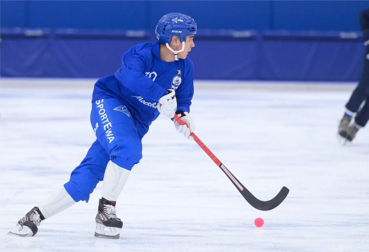 хоккей с мячом алмаз миргазов динамо. миргазов хоккеист с мячом. миргазов хоккеист. почему не играет миргазов. почему не играет миргазов.
