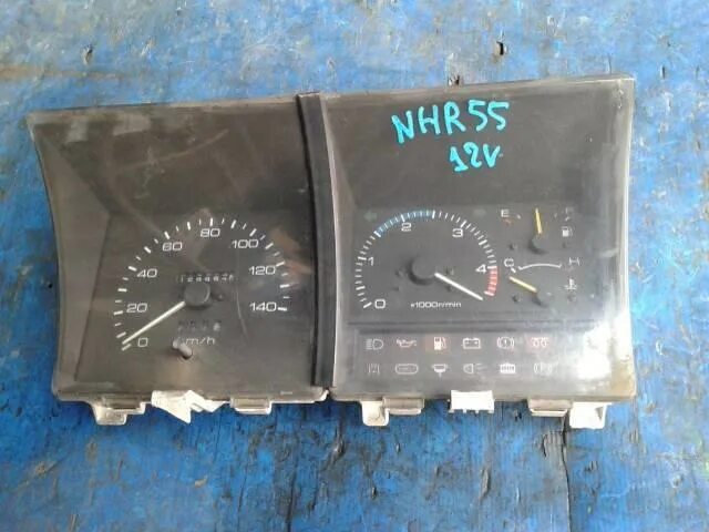 Тахометр исузу. Тахометр исузу. Тахометр исузу. Приборная панель исузу эльф nhr55e. Isuzu elf 2003 спидометр.