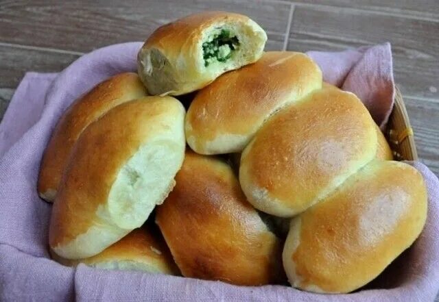 Жареные пирожки с яйцом и зеленым луком: рецепт приготовления
