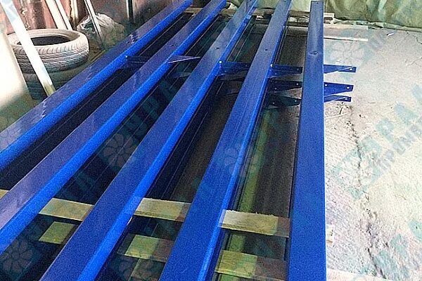 Покраска профтрубы. Квадратная порошковая труба. Труба профильная 40х40х2мм 3 м. Крашеная профильная труба крашенная 20х40. Порошковая покраска профиля.