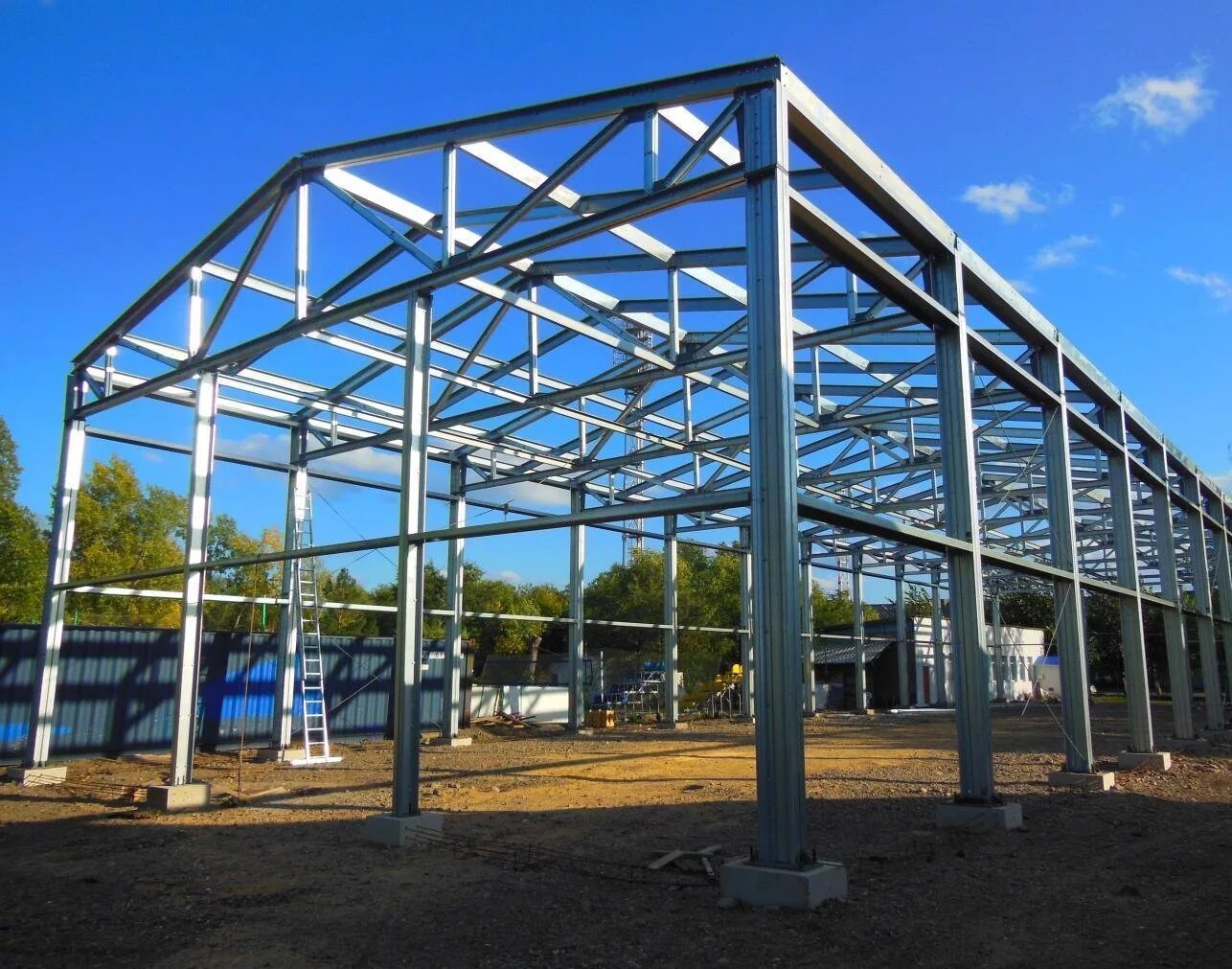 Быстровозводимые металлоконструкции. Инси лстк. Каркасы стальные типа "унитек". Монтаж ангара сэндвич панели. Каркас ангара из лстк.