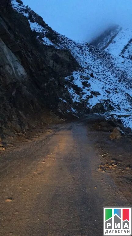 Камнепад в дагестане. Гимринский тоннель дагестан. Хебда шамильский район. Владикавказ камнепад 2022. Камнепад в горах дагестана.