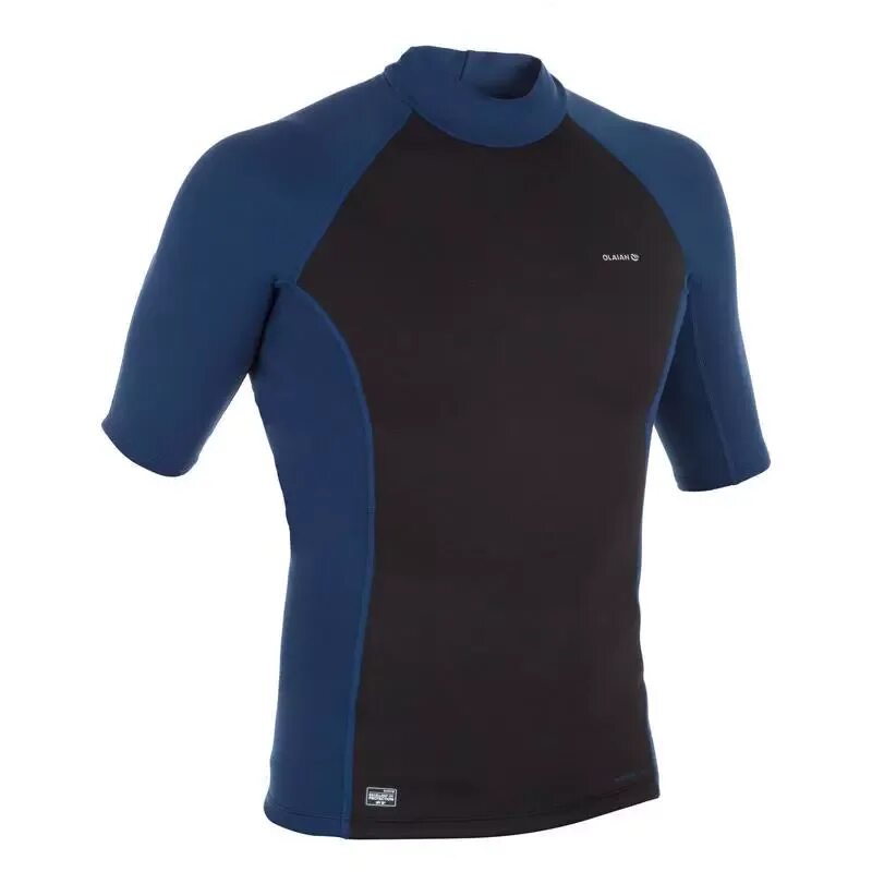 Футболка decathlon. Неопреновая майка декатлон. Солнцезащитная футболка. Купание в футболке. Футболка для плавания для мальчика.