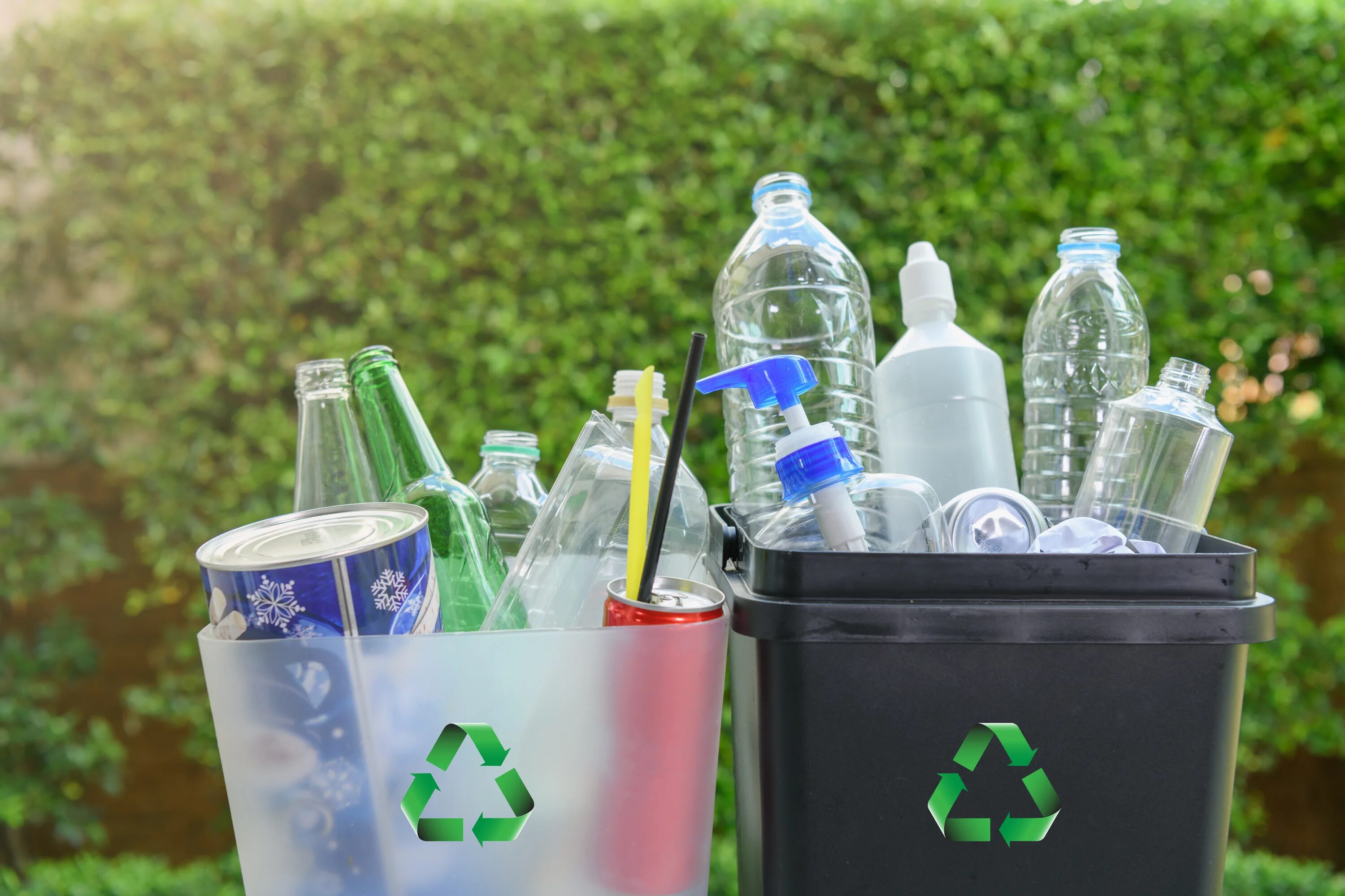 Пластиковых отходов. Пластик вторсырье. Утилизация пластиковых бутылок. Переработка пластиковых бутылок.