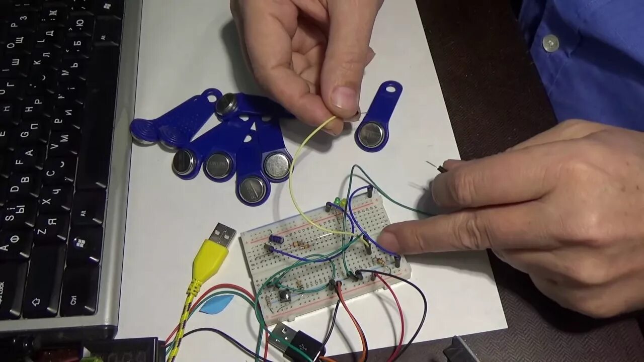 Нестандартное подключение. Rw1990 Arduino Дубликатор. Дубликатор домофонных ключей на ардуино. IBUTTON Arduino Дубликатор. Дубликатор RFID ключей на ардуино.