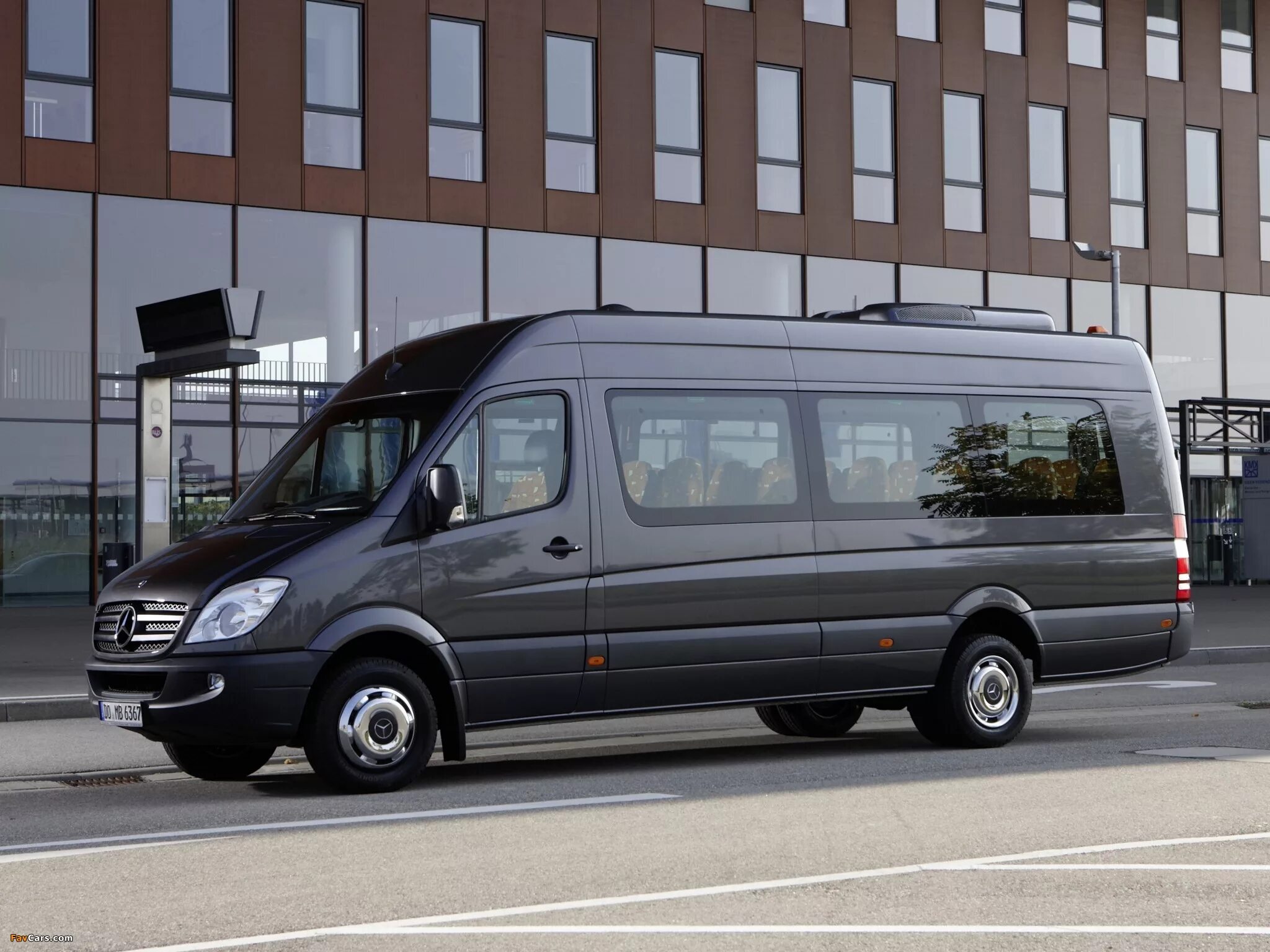 Mercedes-Benz Sprinter w906. /Mercedes-Benz/Sprinter/w906/mikroavtobus. Мерседес Спринтер 906 микроавтобус. Мерседес Бенц Спринтер пассажирский.