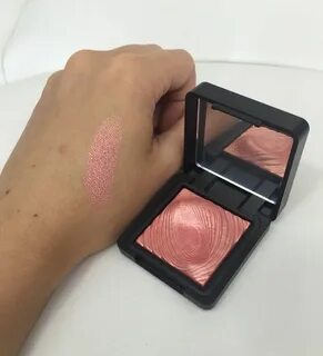 Water eyeshadow