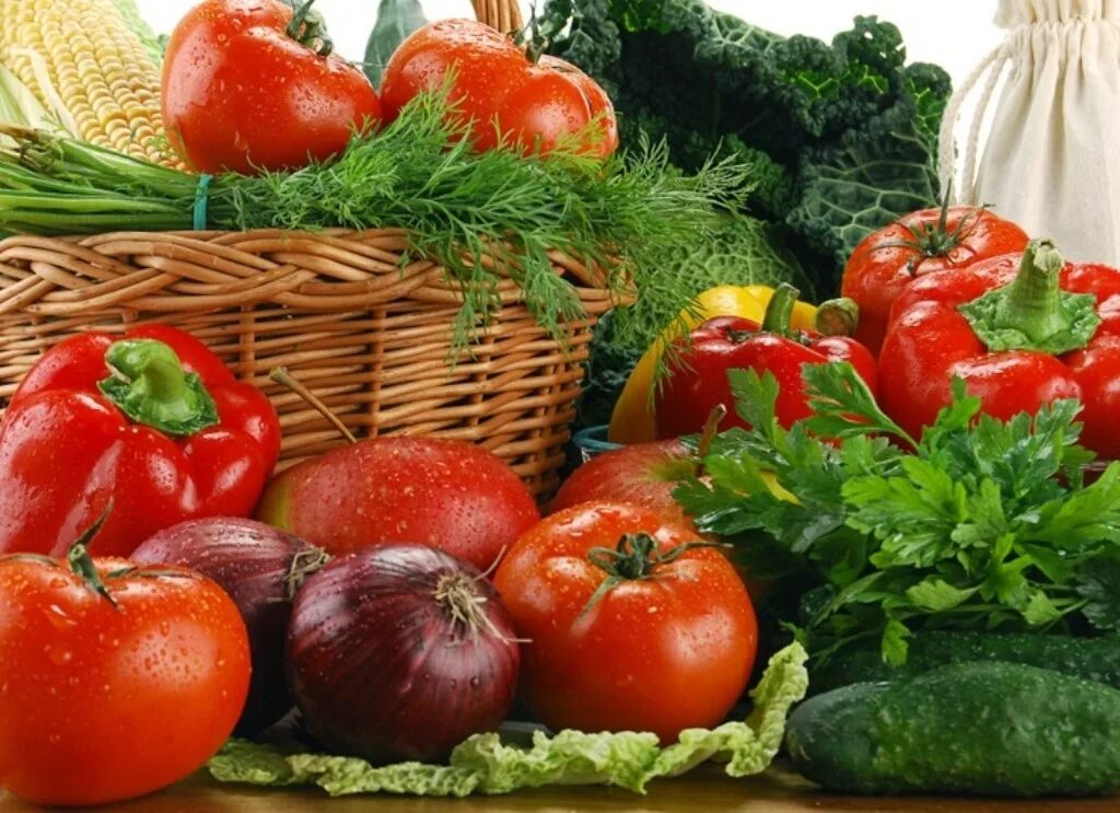 Овощи выращенные летом. Овощи. Овощи и зелень. Свежие овощи и фрукты. Красивые овощи.