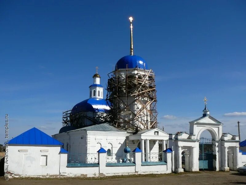 Храм в Куртамыше Курганской области. Петропавловская Церковь Куртамыш. Церковь Куртамыш в Куртамыше.