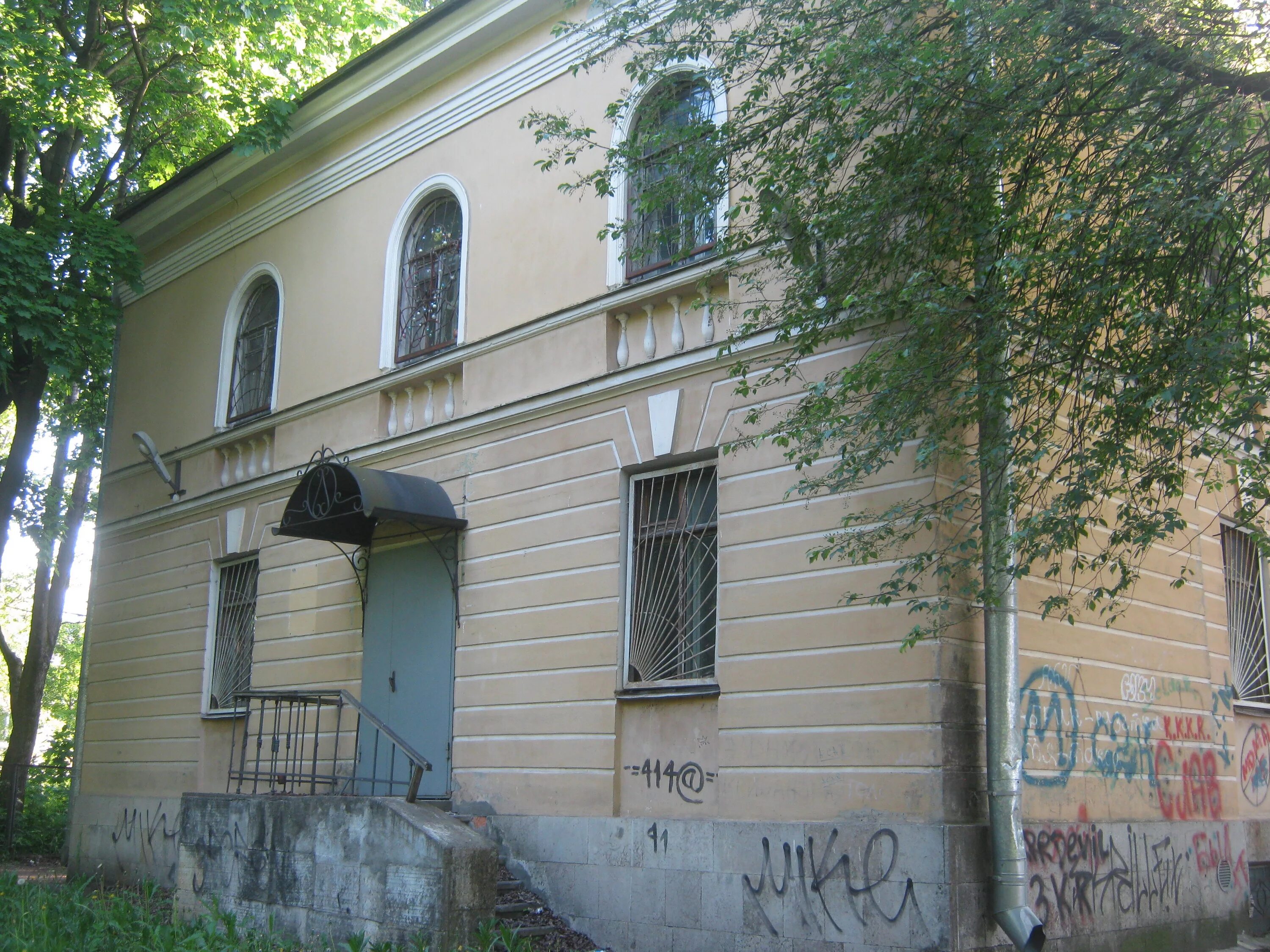 Усадьба новознаменка готический дом. Школа на ул. Ул. 13 санкт петербург. Ул чекистов 26 спб.