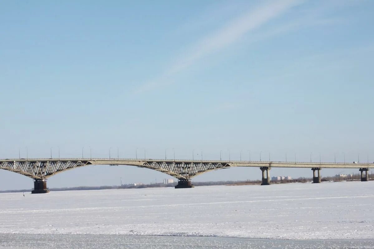 Погода в энгельсе на март 2024. Саратовский мост Саратовская область. Мост Саратов Энгельс. Река Волга Энгельс 2021. Мост между Саратовым и Энгельсом.