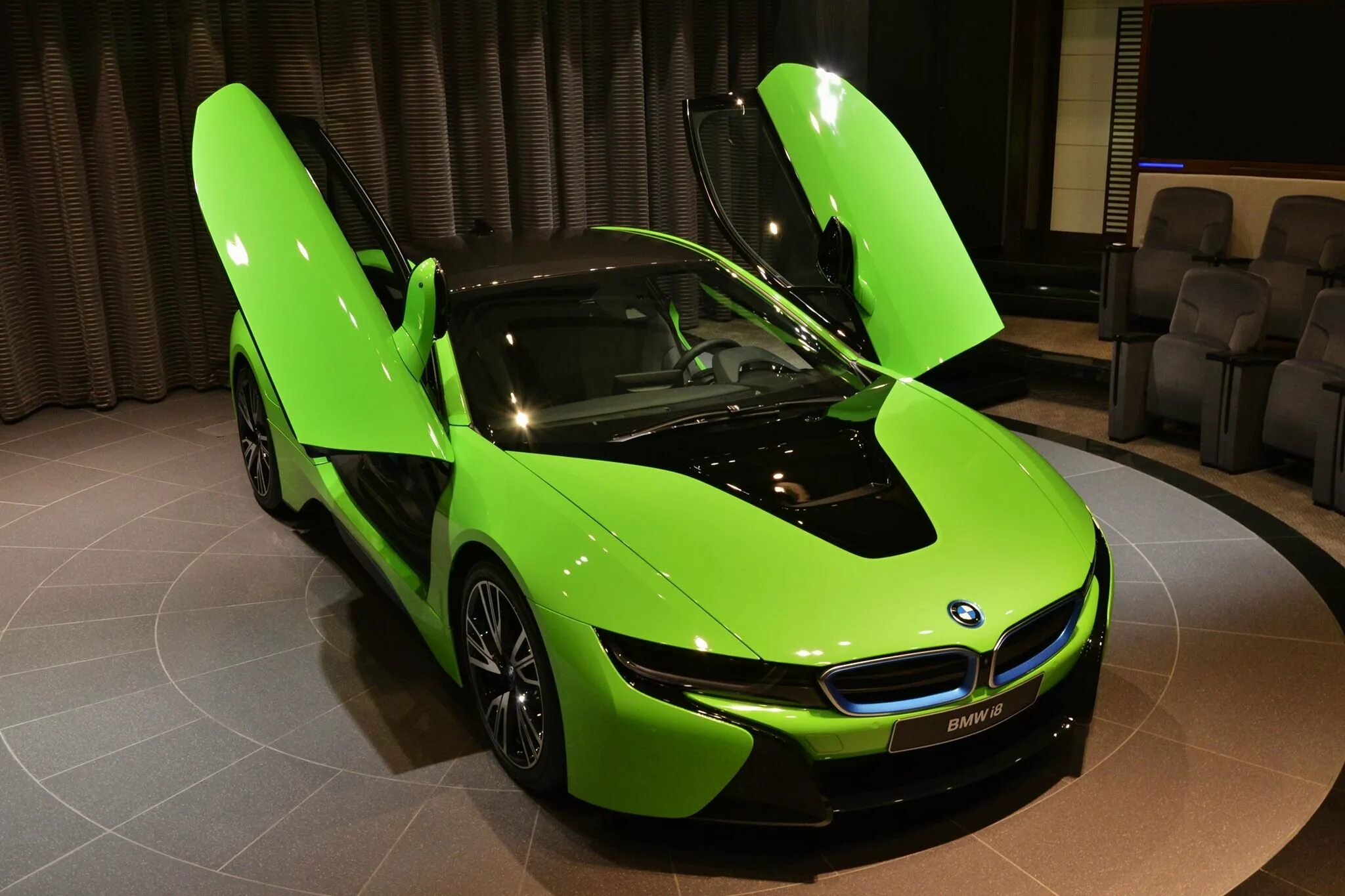 Кислотные машины. BMW i8 Green. BMW i8 салатовая. BMW i8 лаймовый цвет. Неоновая БМВ i8.