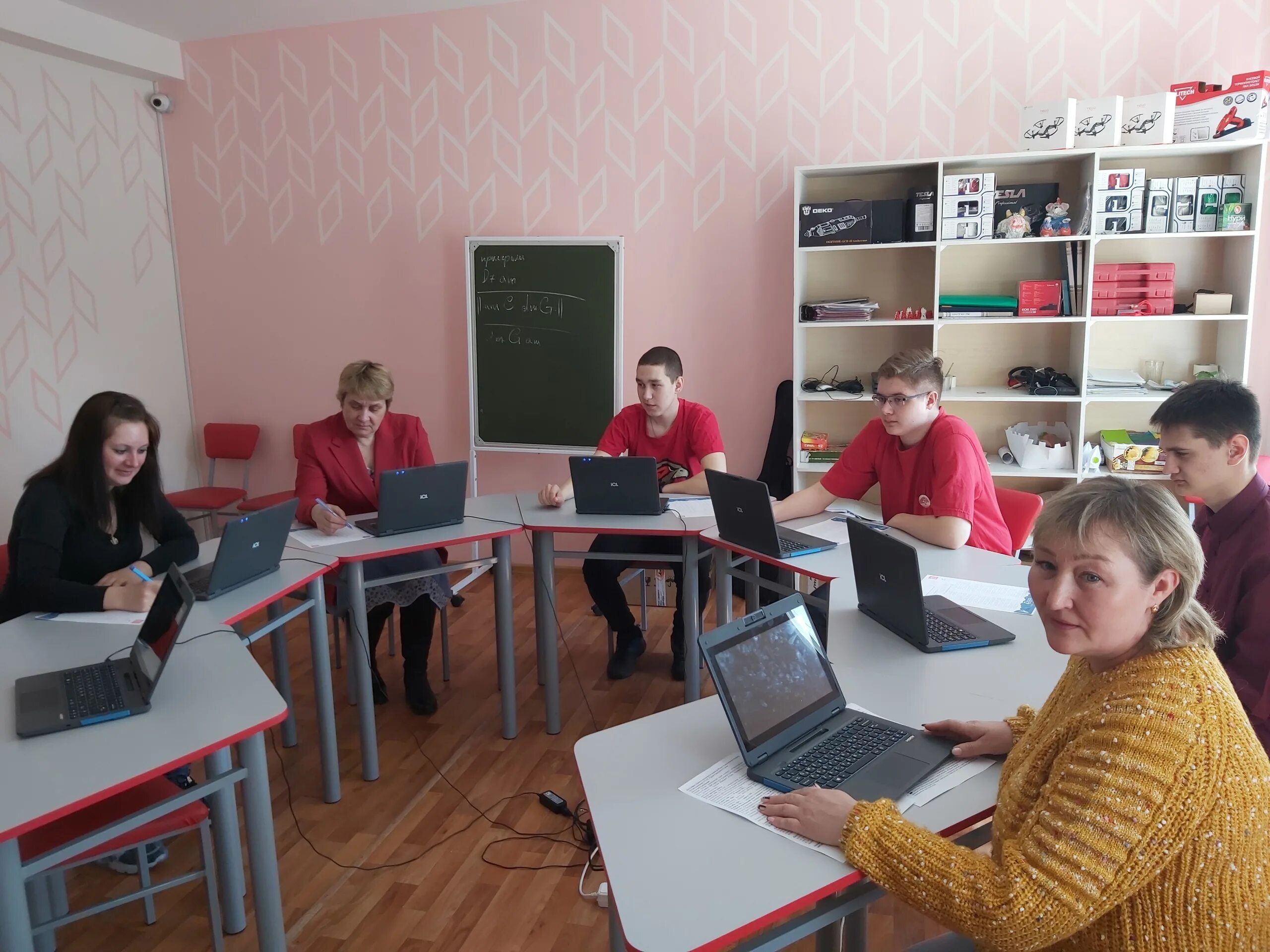 пушкинская школа искусств московская область. мбоу "пушкинская сош". школа 2 пушкино. школа 403 пушкинского района. фото школы искусств пушкиной.