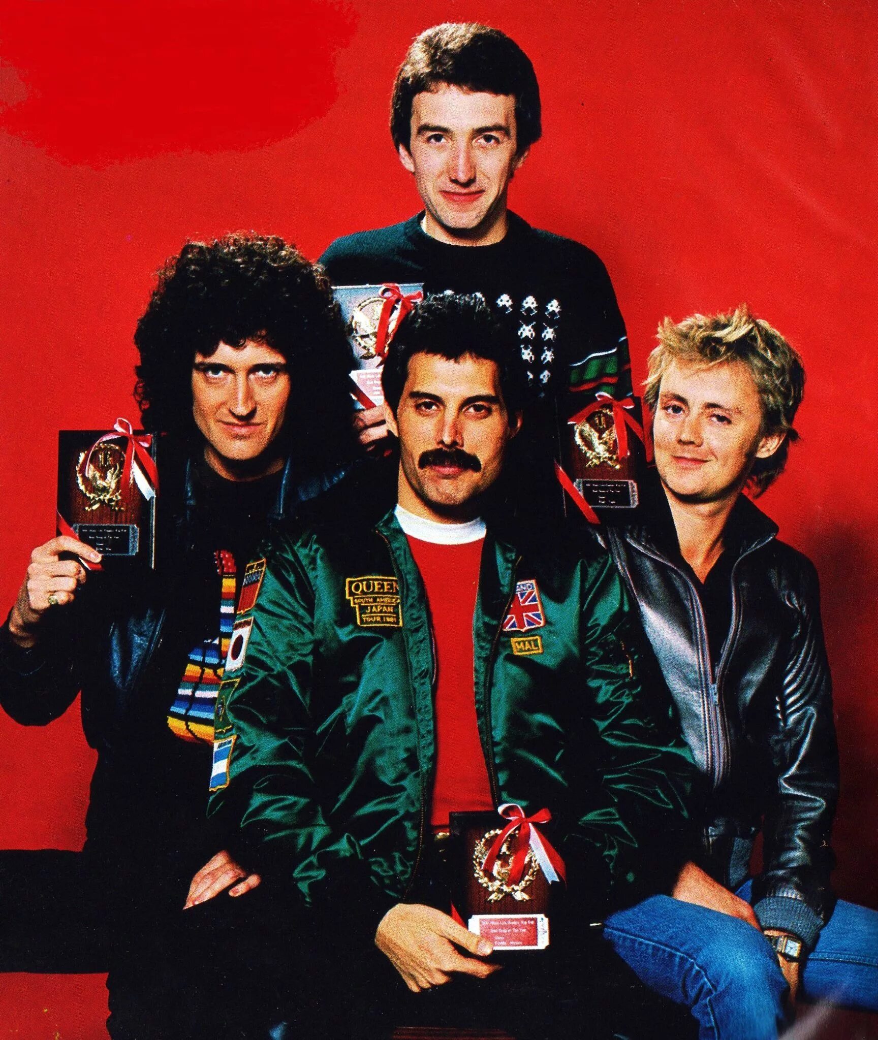 Queen слушать в качестве. Группа Queen 80е. Группа Квин 1970. Участники группы Квин. Группа Queen 1980.