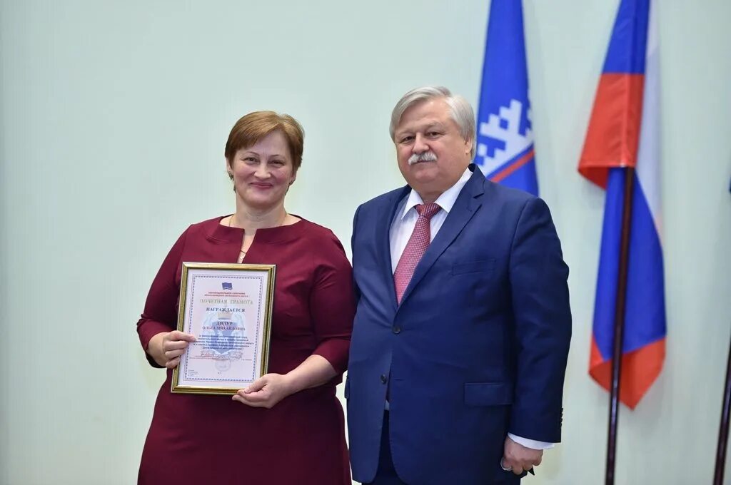 Новоуренгойский городской. Новая площадь уренгоя интернациональная. Музей новый уренгой. Новый уренгой музей искусства. Новый уренгой площадь города.