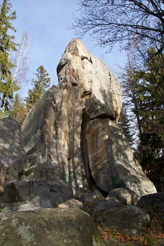 скала белый камень. скала белый камень. река реж белый камень. белый камень реж. скала арский камень белорецк.
