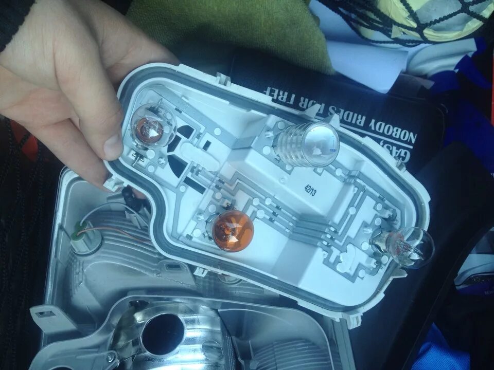 Фонарь задний skoda rapid led. Лампа габарит шкода рапид 2016г. Задние лампы шкода рапид. Задние лампы шкода рапид. Шкода рапид задние лампы.