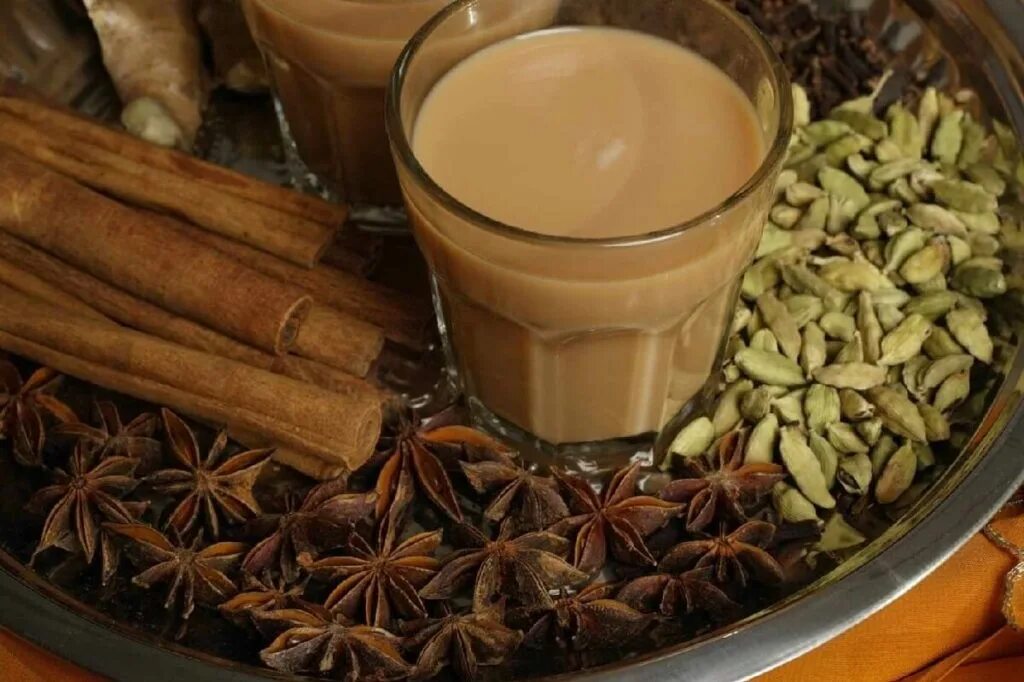 Масал чай как приготовить. Масала чай Индия. Пряный чай масала. Индийская кухня масала чай. Индийский чай Masala.