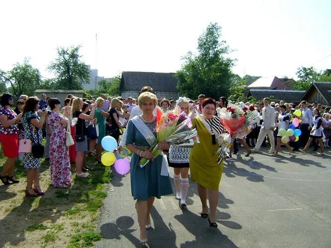 Последний звонок 2008 год. Выпускники 2008. Выпускницы 2008 года фото. Школа 1262 последний звонок 2008. Сш 2008.