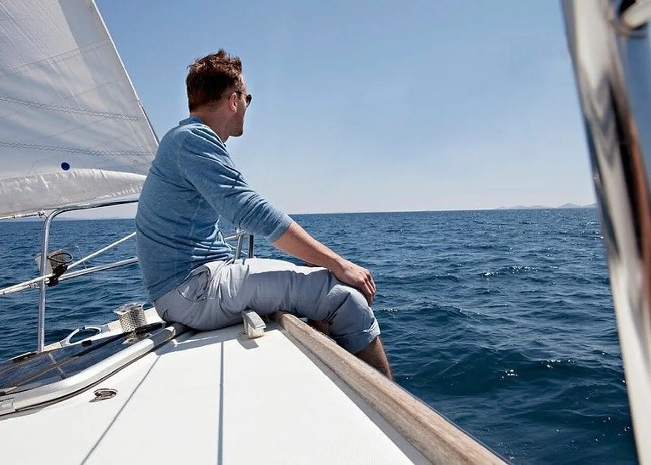 Яхт стиль. Вид с яхты. Богатая жизнь. Путешествие на яхте. Романтическая прогулка на яхте.