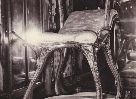 Любовное кресло эдуарда 7 как пользовались фото Prince Bertie romped his way through the bordellos of Paris