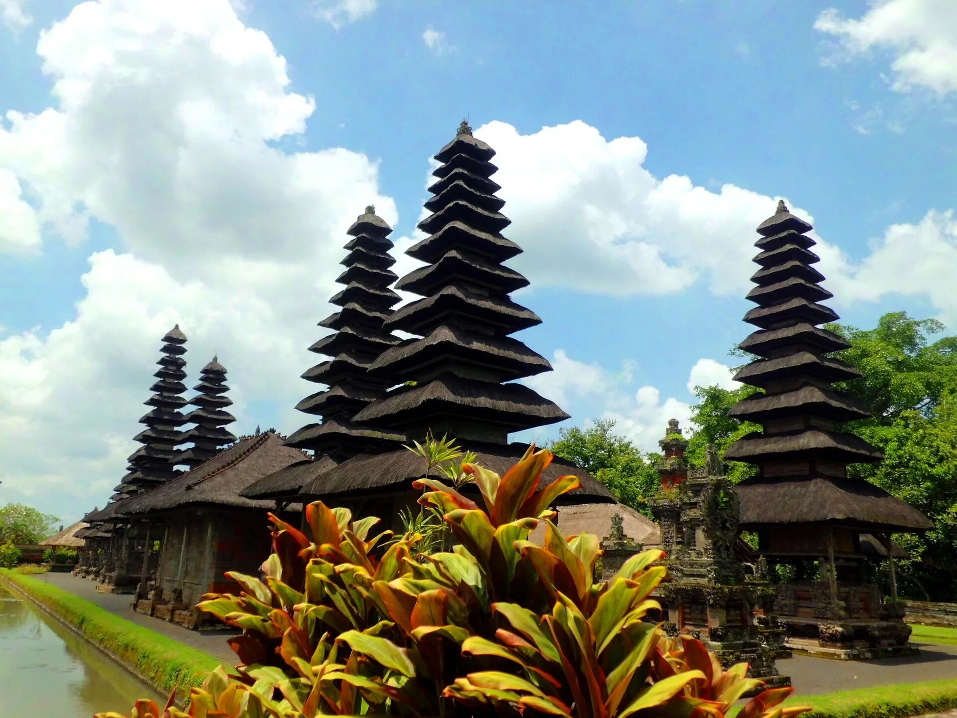 Пура Таман Аюн. Храм Таман Аюн. Храм Таман Аюн Бали. Balinese Temples. Петулу. Бали. Индонезия. #Архитектура. Как называется бали