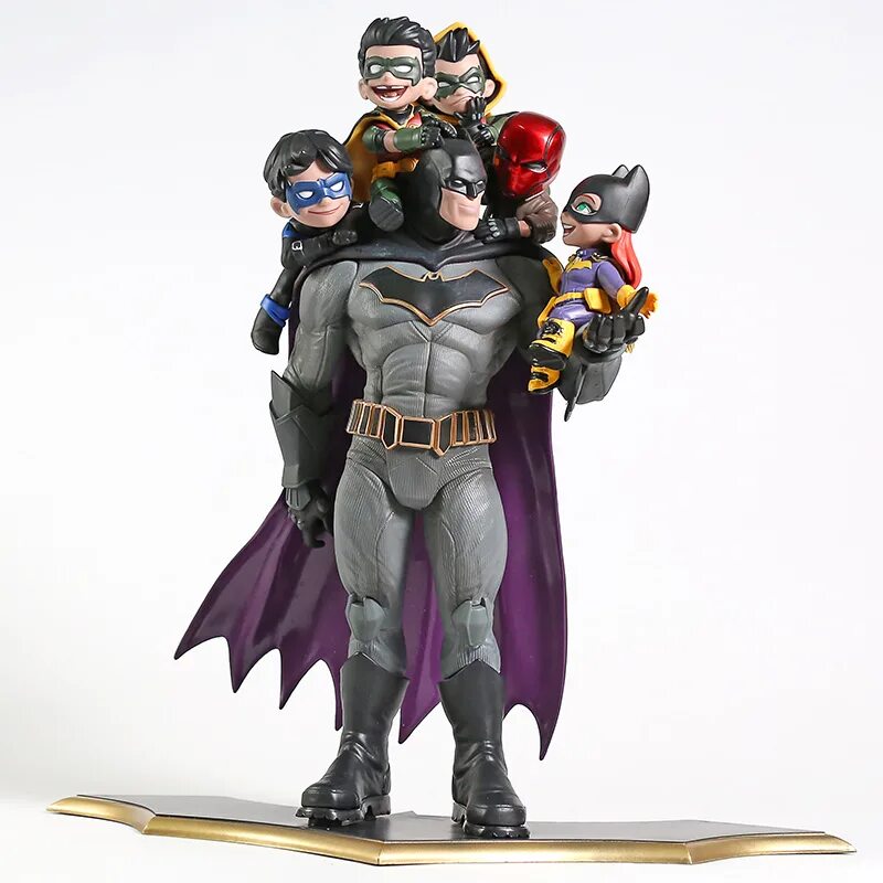 Toys comic. Фигурка Batman Робин. Бэтмен фигурка Бэтсемья. Бэтмен и Робин игрушки. Бэтмен фигурка лига справедливости.