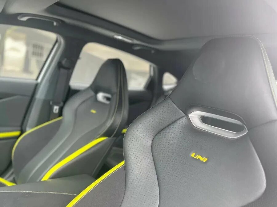 Юникей чанган 2022. Changan седан 2022. Changan uni-v салон. Changan седан 2022. Чанган лифтбек uni-v.