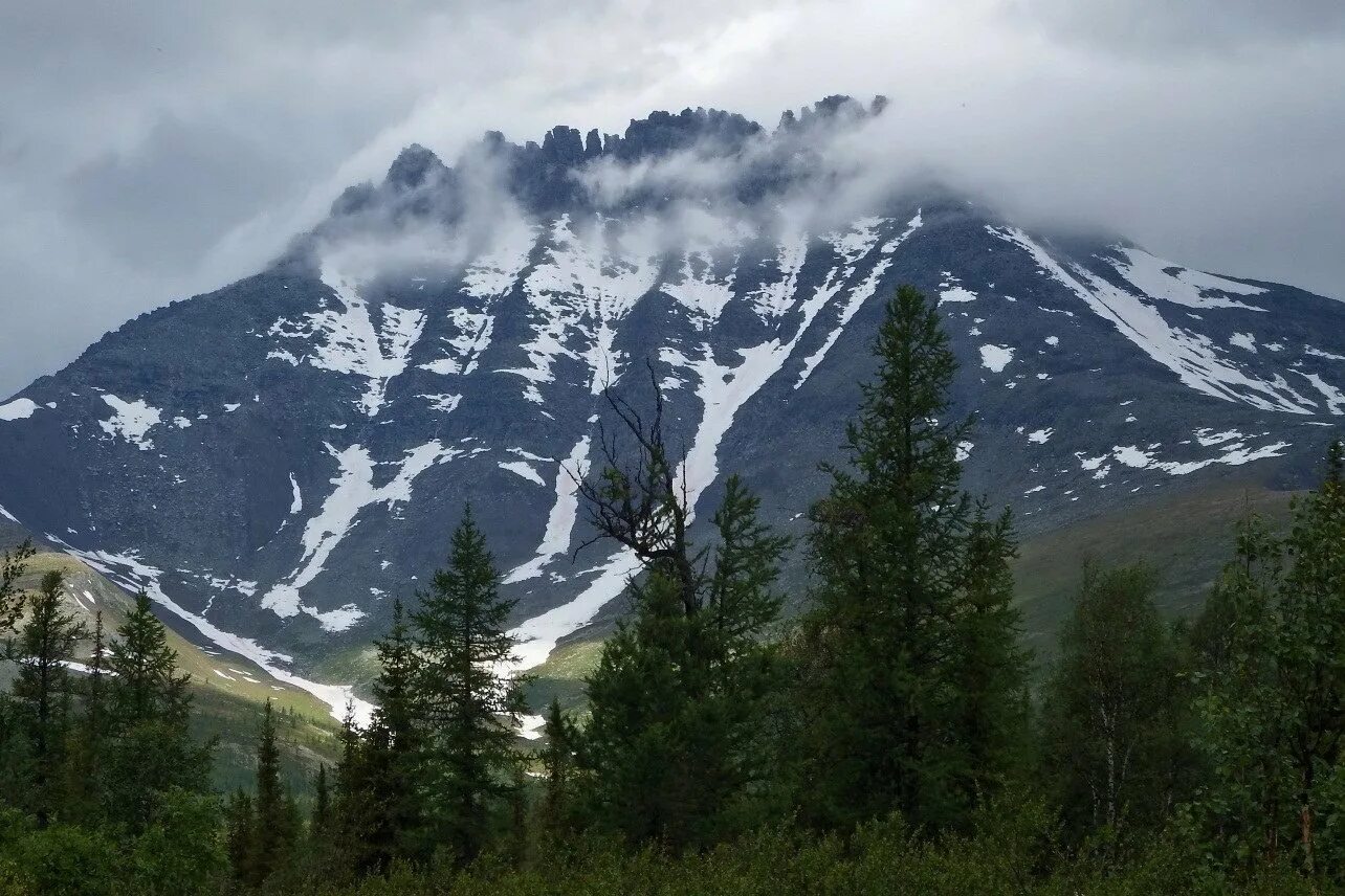 Уральские горы народы. Гора народная урал манарага. Уральские горы народы. Уральские горы народы. Гора народная урал вершина.