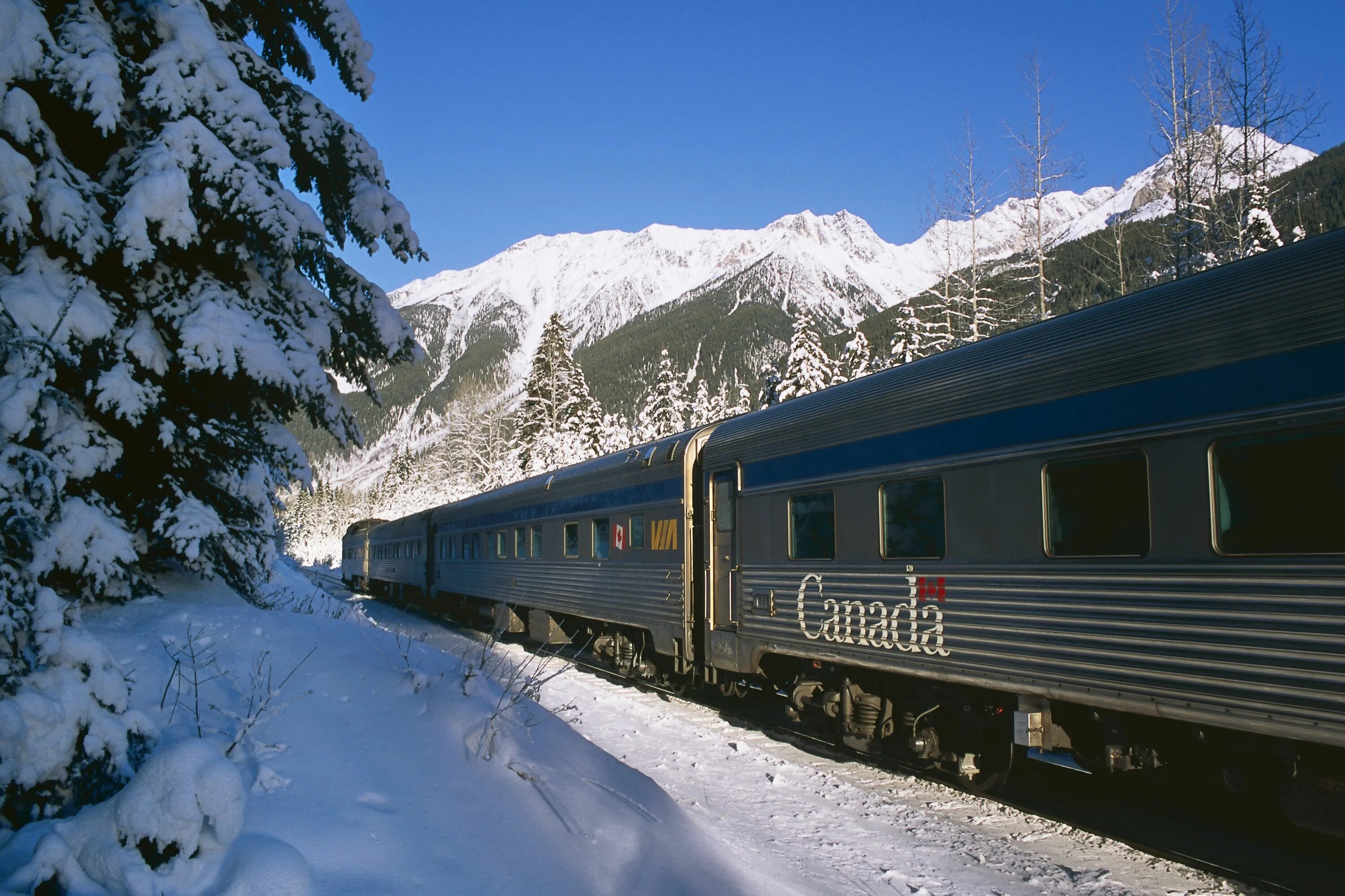 Via Rail Канада. Канадская Тихоокеанская железная дорога. Торонто Ванкувер железная дорога. Пассажирские вагоны Канады.