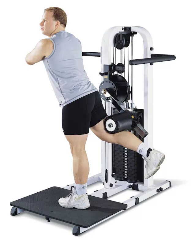 Тренажер для ягодичных мышц. Technogym сгибания ног стоя. тренажер приведение отведение мышц бедра. отведение и приведение ног в тренажере.
