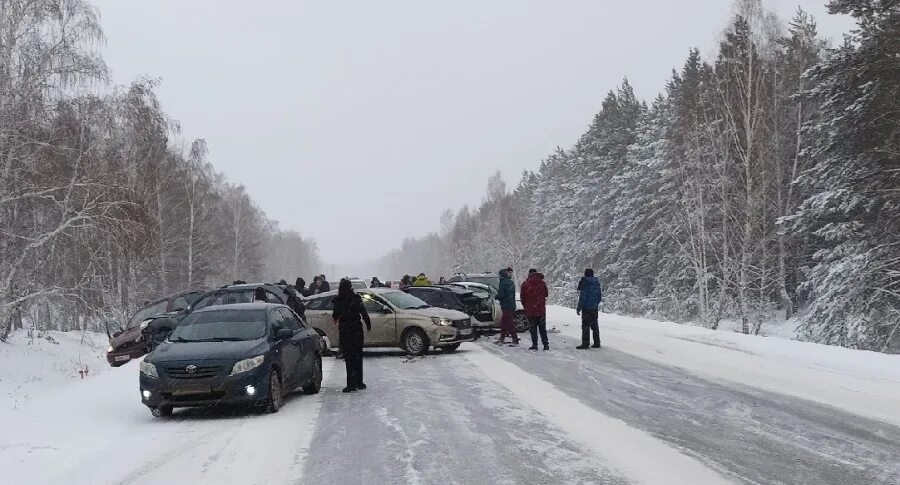 Трасса южноуральск. Авария Троицк Южноуральск 21 ноября 2021. Авария на трассе Южноуральск Челябинск. Авария на трассе возле Южноуральска Челябинской области.