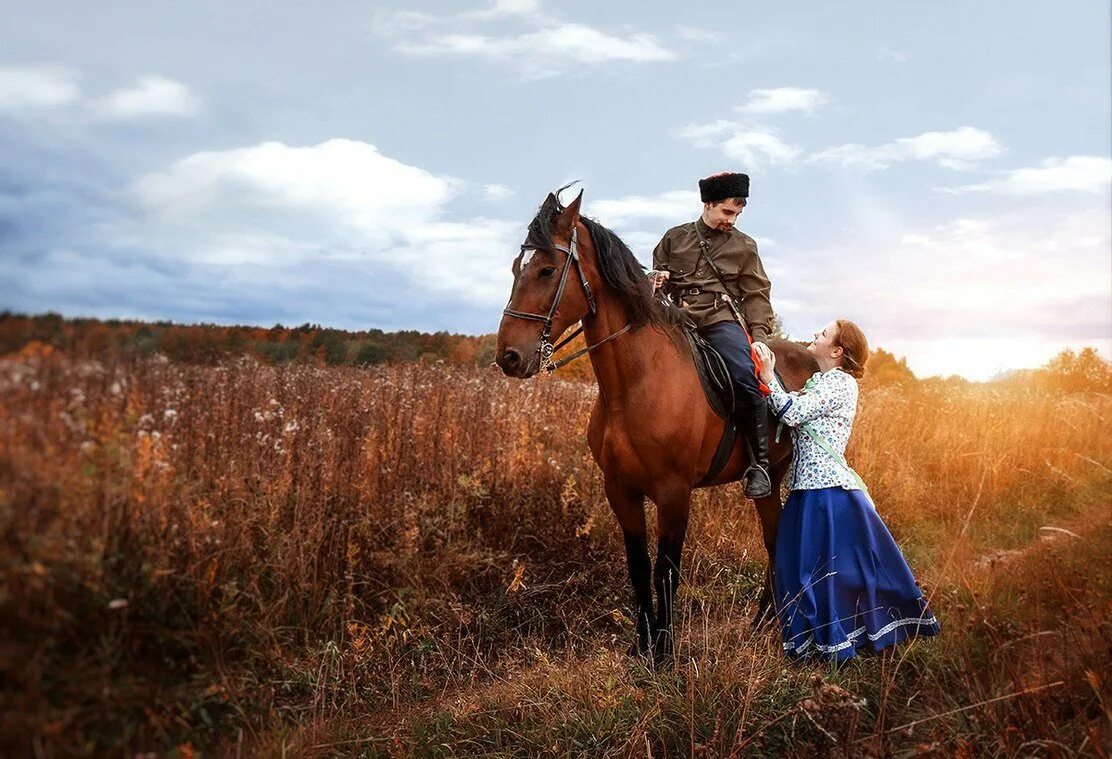 Фотосессия дону. Донской казак и казачка. Казачка тихий Дон. Казачка и казак казачий Дон. Донская степь казаки.