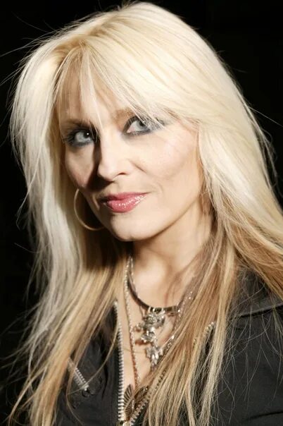 Форум пеш. Доро пеш певица. доро вокалистка. doro молодая.