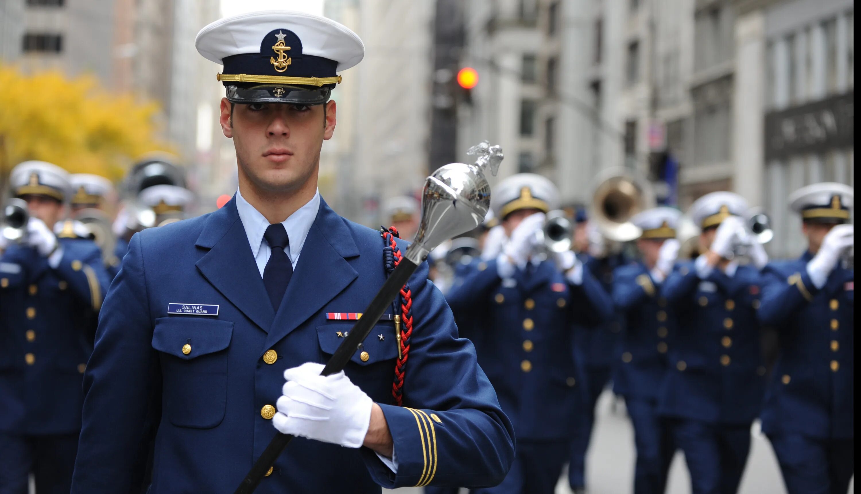 Униформа береговой охраны США. Парадная форма береговой охраны США. Американская парадная Военная форма. Военная форма моряков.
