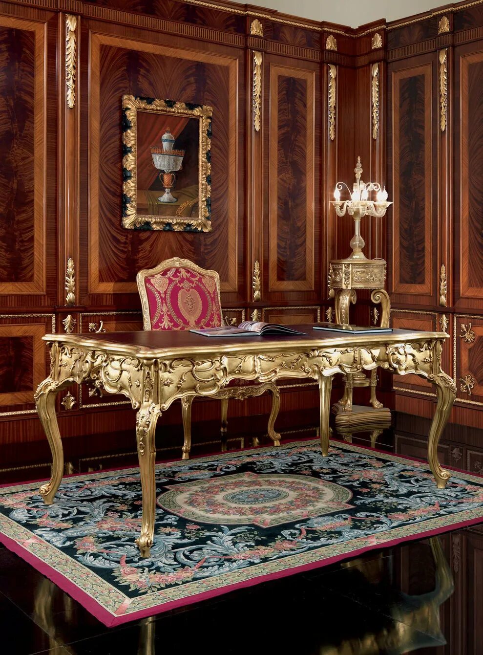 Итальянская мебель asnaghi interiors. Элитарный предмет. Посуда из драгоценных металлов. Элитарный предмет. Кувшин латунный резной.