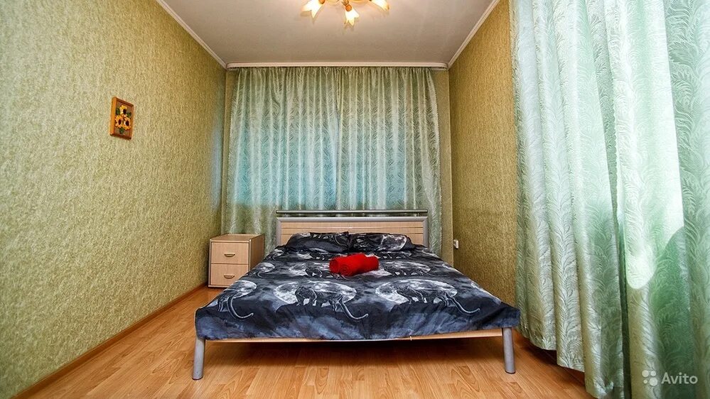 Снять квартиру в кемерово. Бульвар строителей 22 кемерово. Квартиры посуточно в кемерово. Квартира на сутки кемерово. Авито снять квартиру посуточно кемерово.