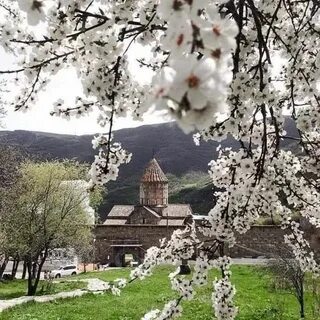 Армения апрель