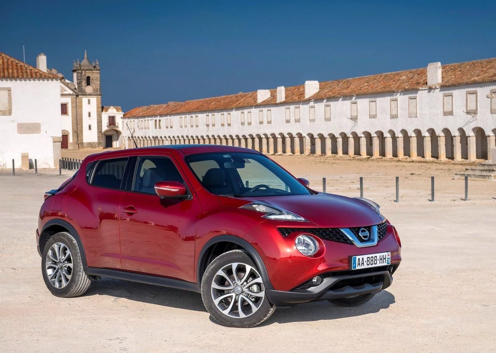 Ниссан машина страна. Nissan Juke 2015. Ниссан Жук 1 поколение. Nissan Juke 2000. Ниссан Жук кроссовер.